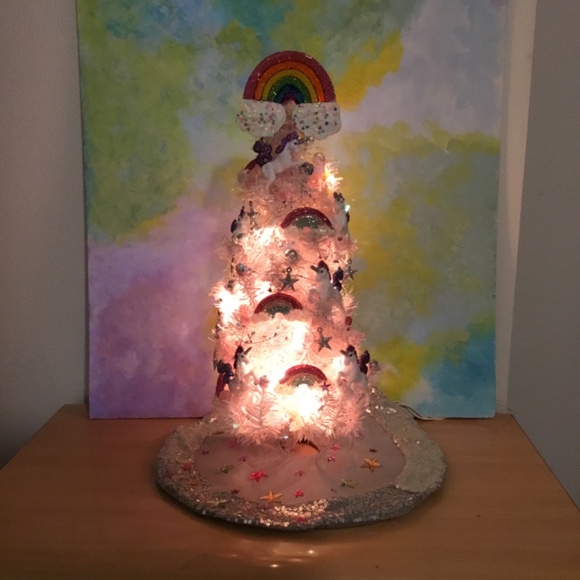 New Handcrafted 18 inch Unicorn Christmas Tree - Picture 7 of 7